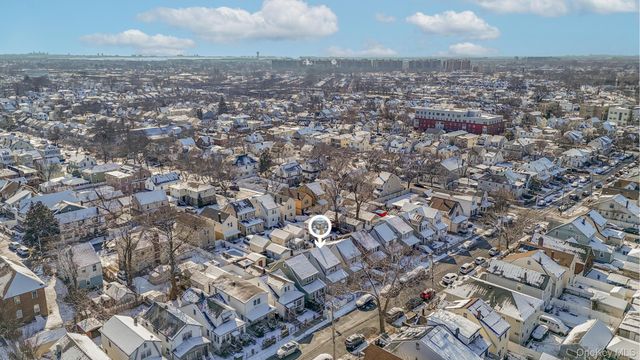 19028 118th Avenue, Saint Albans, NY 11412
