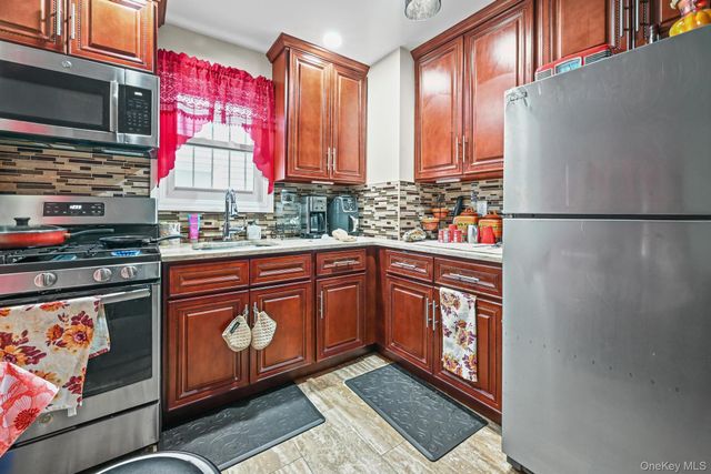 19028 118th Avenue, Saint Albans, NY 11412