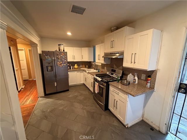 8000 Laurelgrove, Los Angeles, CA 91605