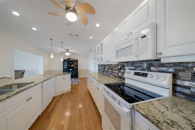 6615 10TH AVENUE W, Bradenton, FL 34209