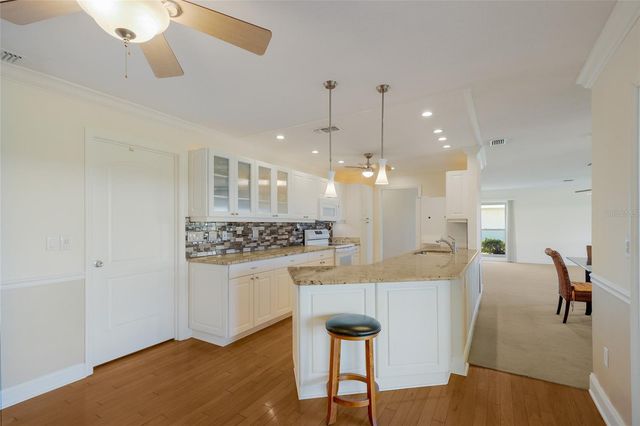 6615 10TH AVENUE W, Bradenton, FL 34209