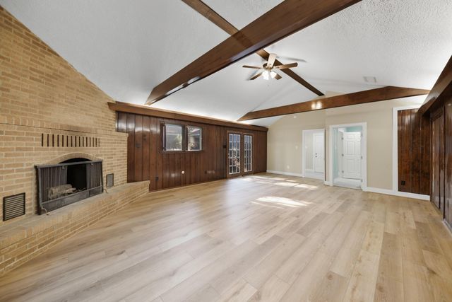 1452 S Circle, Sealy, TX 77474