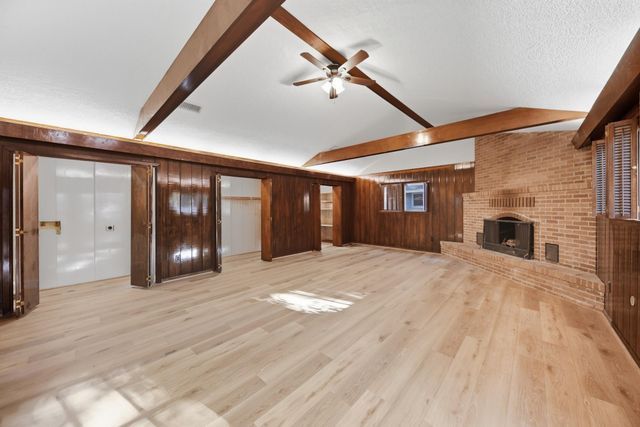 1452 S Circle, Sealy, TX 77474