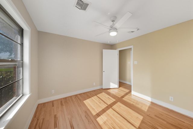 1452 S Circle, Sealy, TX 77474