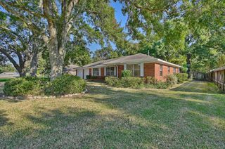 1452 S Circle, Sealy, TX 77474