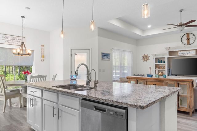 7053 Leisure Street, Navarre, FL 32566