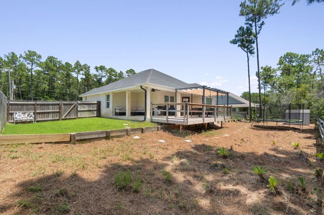 7053 Leisure Street, Navarre, FL 32566