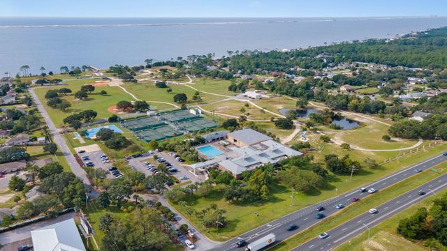 7053 Leisure Street, Navarre, FL 32566