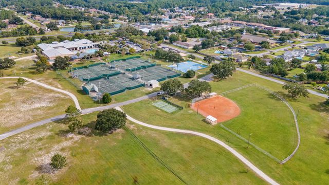 7053 Leisure Street, Navarre, FL 32566
