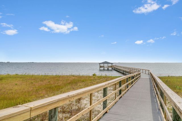 7053 Leisure Street, Navarre, FL 32566