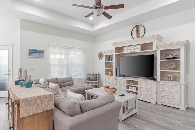 7053 Leisure Street, Navarre, FL 32566