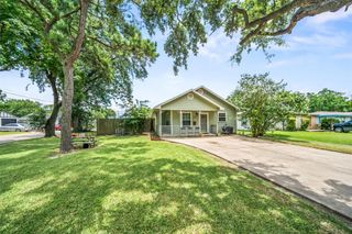1501 1st Avenue N, Texas City, TX 77590