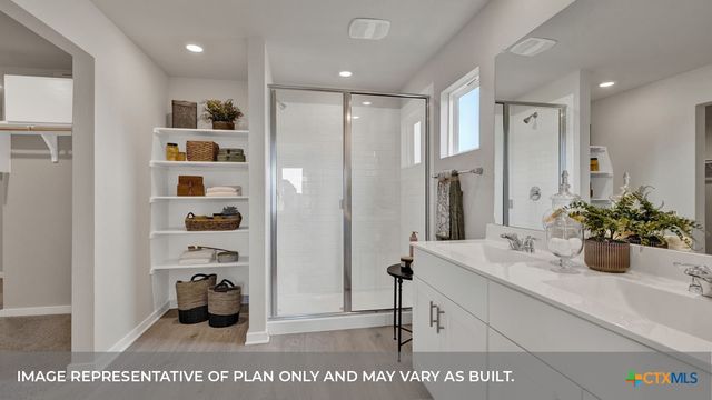 484 KOLBO CROSSING COVE Drive, Lockhart, TX 78644