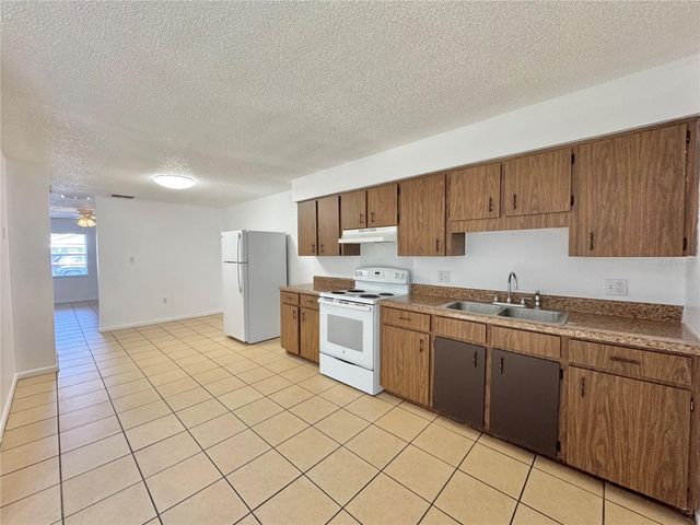 2575 ELM AVENUE, Lake Wales, FL 33898