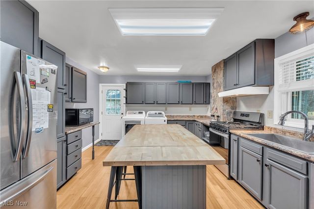 10249 West Ridge Road, Elyria, OH 44035