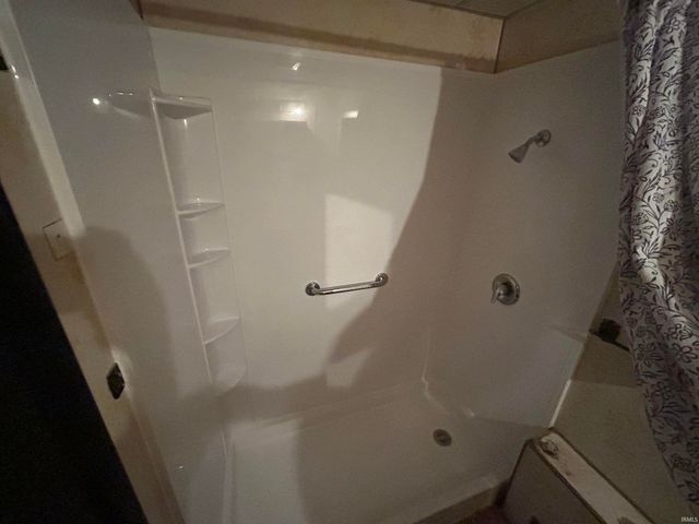 824 S 15th Street, Vincennes, IN 47591