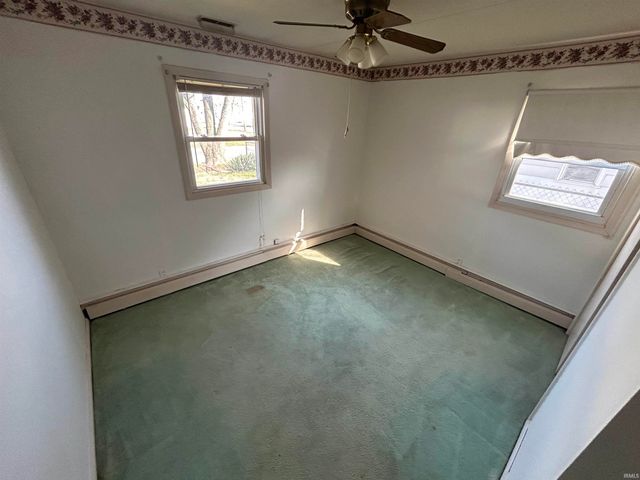 824 S 15th Street, Vincennes, IN 47591