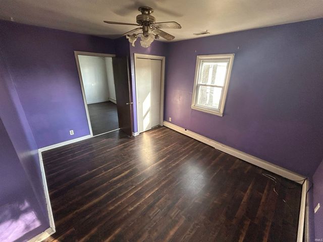 824 S 15th Street, Vincennes, IN 47591