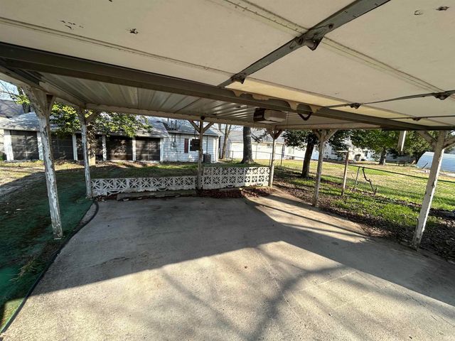 824 S 15th Street, Vincennes, IN 47591