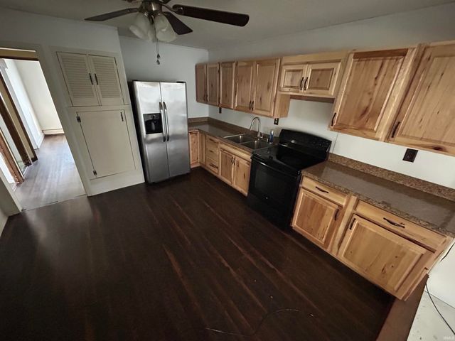 824 S 15th Street, Vincennes, IN 47591