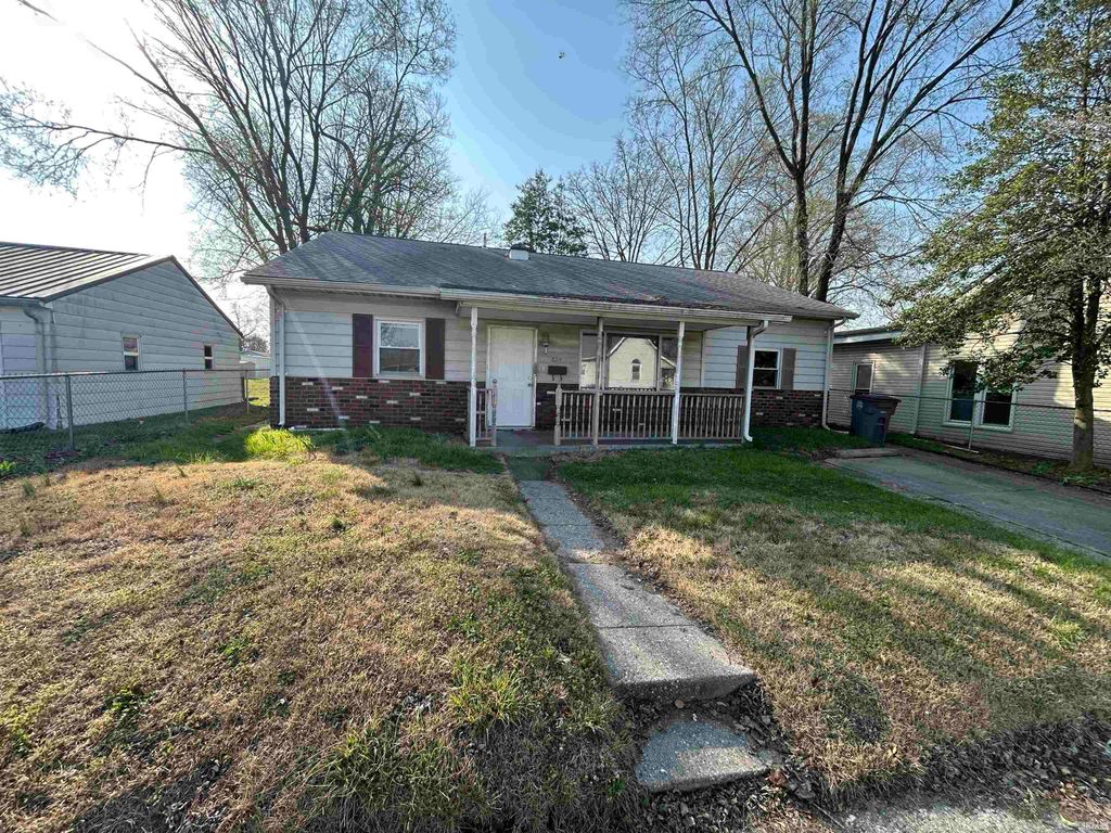 824 S 15th Street, Vincennes, IN 47591