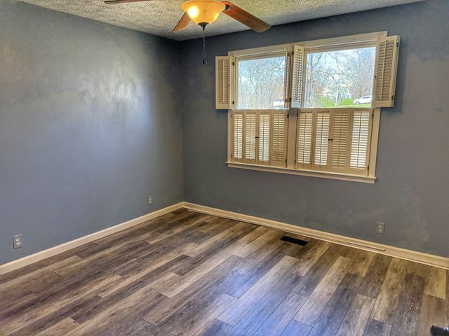 116 Friar Tuck Drive, Dickson, TN 37055