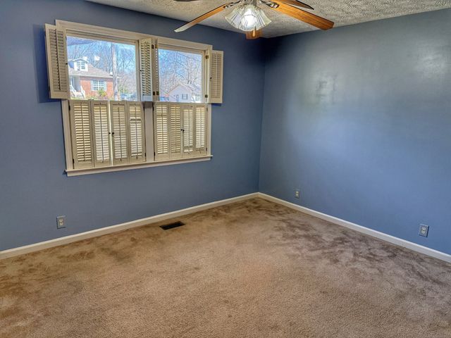 116 Friar Tuck Drive, Dickson, TN 37055