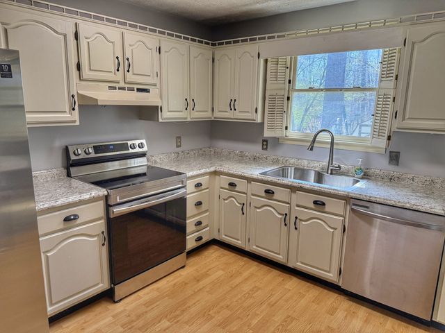 116 Friar Tuck Drive, Dickson, TN 37055