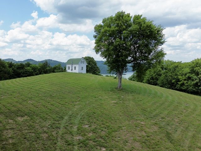 40 Mahan Lane, Elmwood, TN 38560