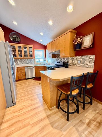 4408 3rd Street S, Moorhead, MN 56560