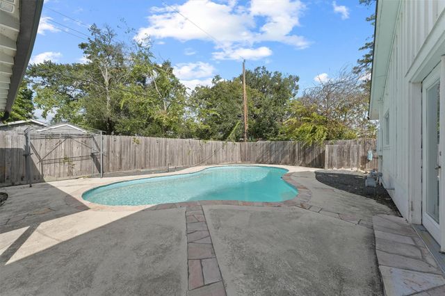 4414 Gardendale Drive, Houston, TX 77092