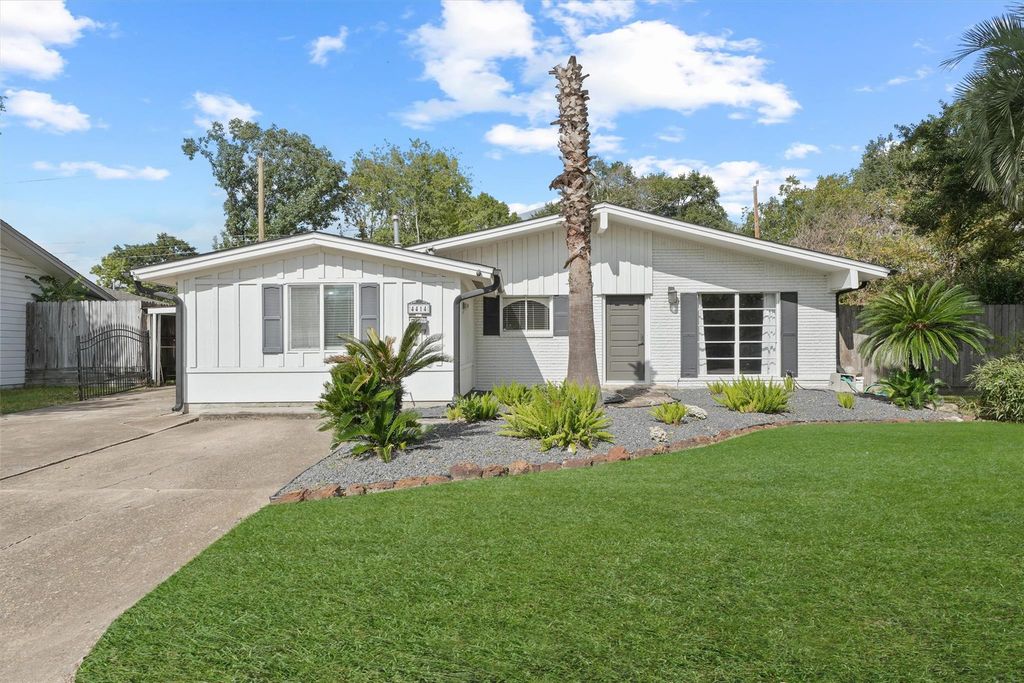 4414 Gardendale Drive, Houston, TX 77092