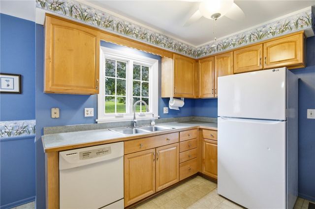 435 Whipple Lane, Irondequoit, NY 14622