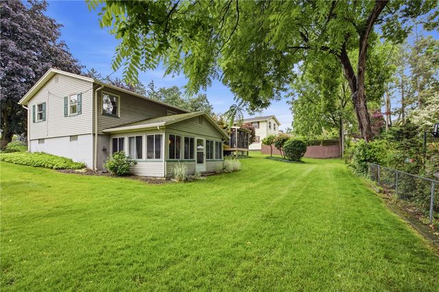 435 Whipple Lane, Irondequoit, NY 14622