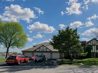 1956 N Hidden Creek Circle 3, Palatine, IL 60074