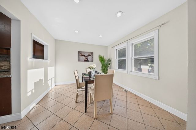 29 Windsor Dr, East Brunswick Twp., NJ 08816