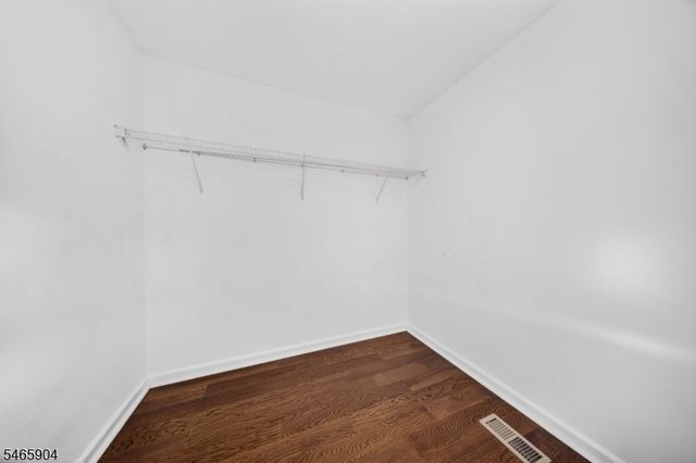 29 Windsor Dr, East Brunswick Twp., NJ 08816