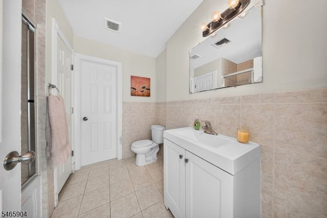 29 Windsor Dr, East Brunswick Twp., NJ 08816