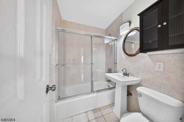 29 Windsor Dr, East Brunswick Twp., NJ 08816
