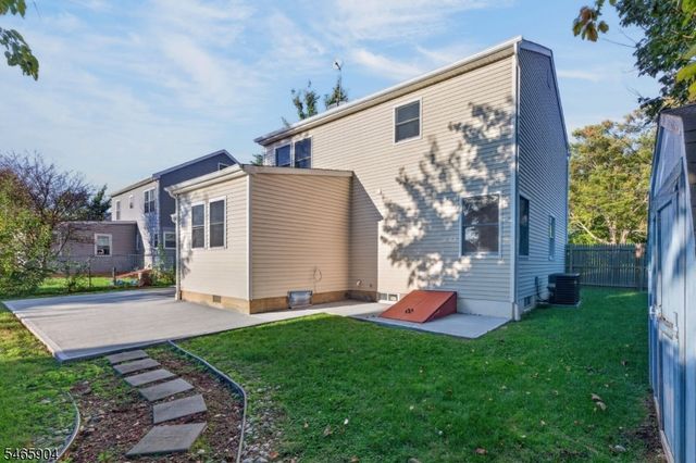 29 Windsor Dr, East Brunswick Twp., NJ 08816