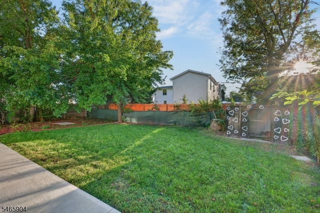 29 Windsor Dr, East Brunswick Twp., NJ 08816