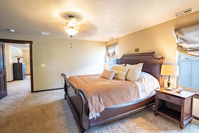 1927 S Clover Dr, Greenacres, WA 99016