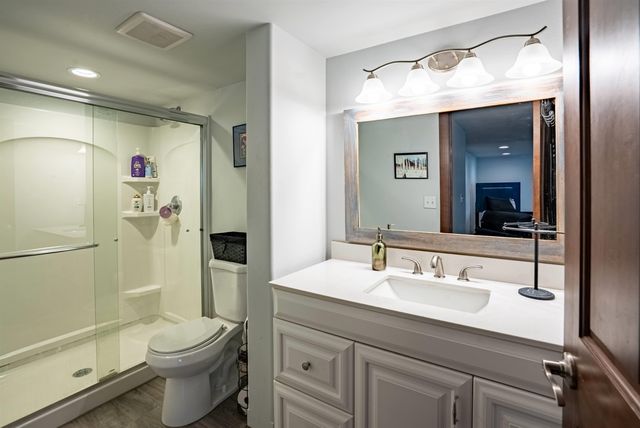 1927 S Clover Dr, Greenacres, WA 99016