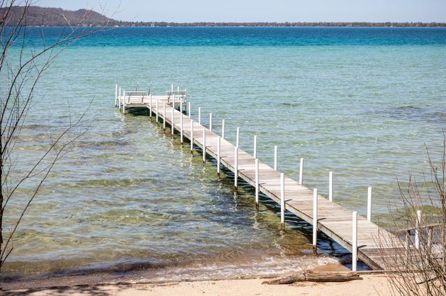 8432 S Dunns Farm Road, Kasson Twp, MI 49664