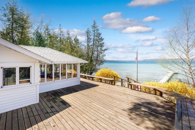 8432 S Dunns Farm Road, Kasson Twp, MI 49664