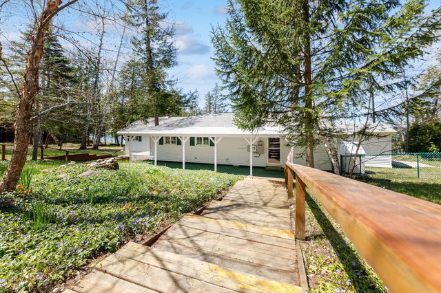 8432 S Dunns Farm Road, Kasson Twp, MI 49664