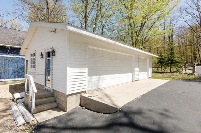 8432 S Dunns Farm Road, Kasson Twp, MI 49664