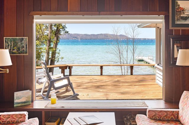 8432 S Dunns Farm Road, Kasson Twp, MI 49664