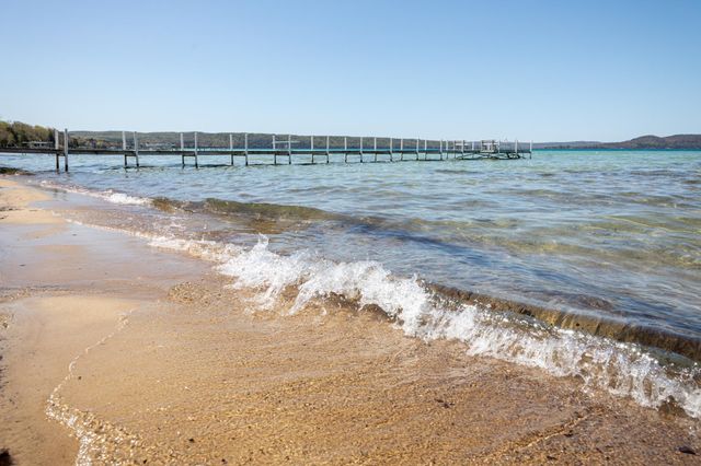 8432 S Dunns Farm Road, Kasson Twp, MI 49664