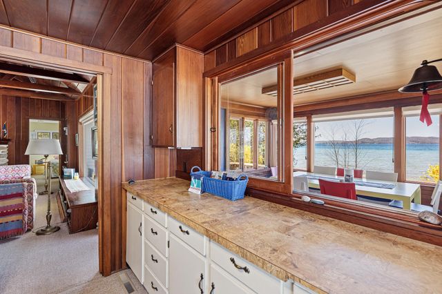 8432 S Dunns Farm Road, Kasson Twp, MI 49664